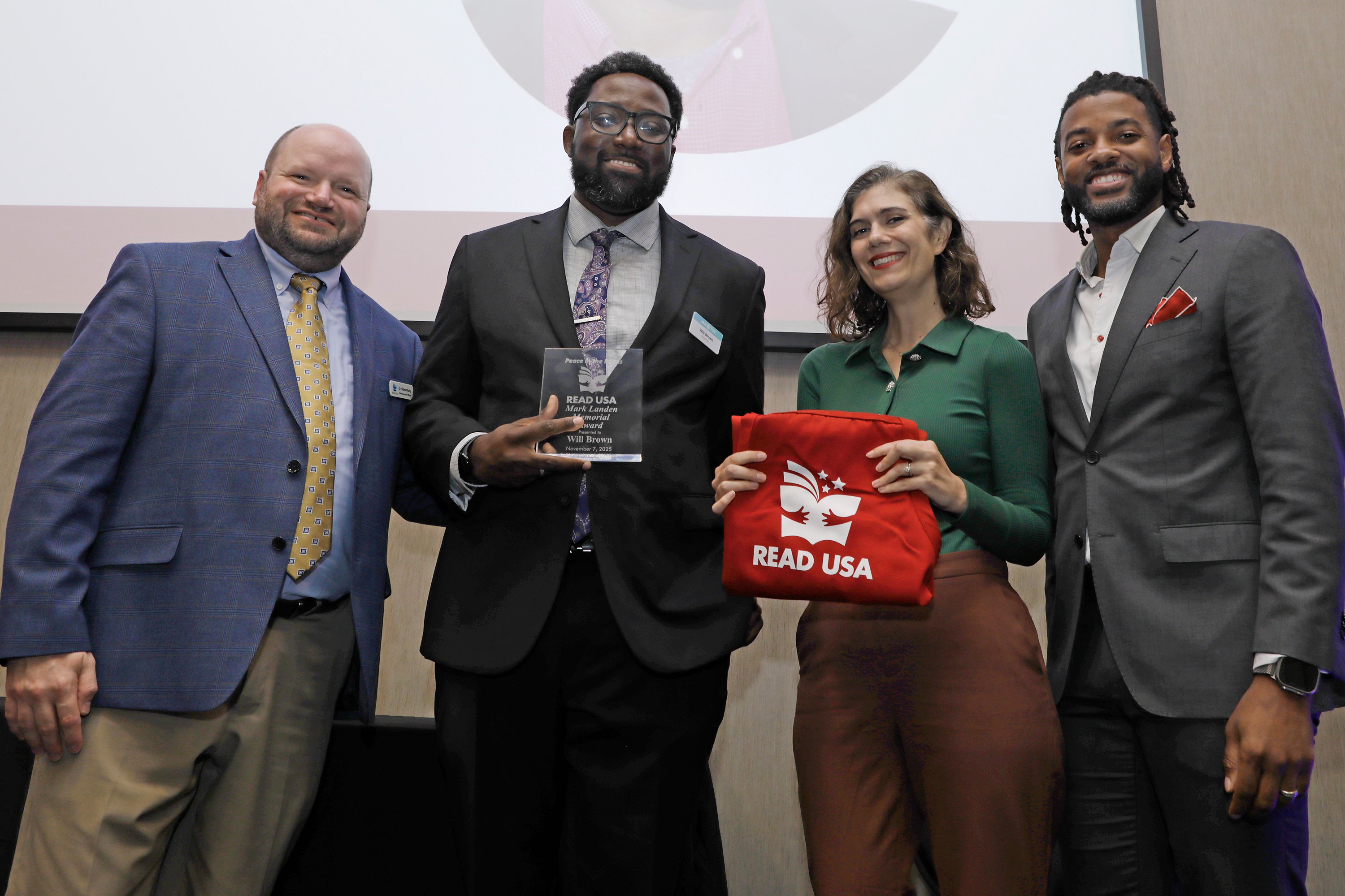 110725 PeaceInThePagesReadUSA 044