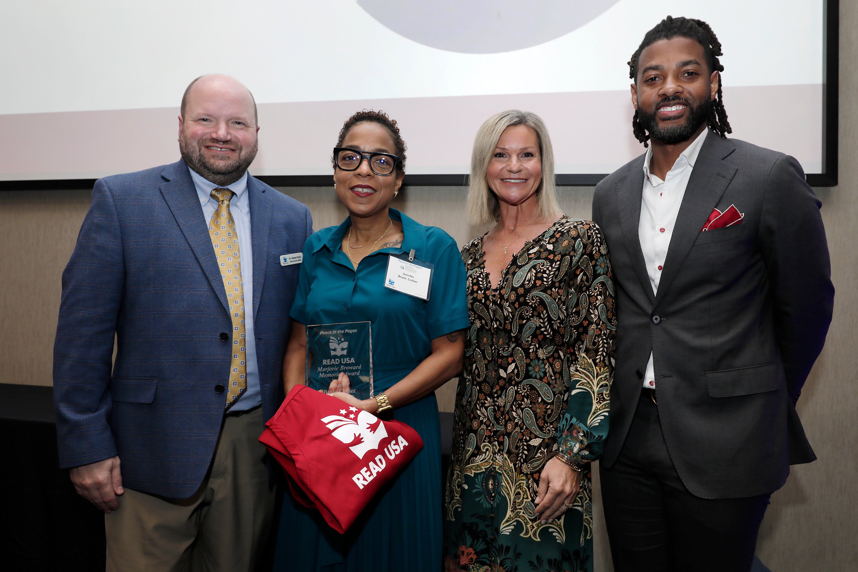 110725 PeaceInThePagesReadUSA 050