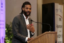 110725 PeaceInThePagesReadUSA 056